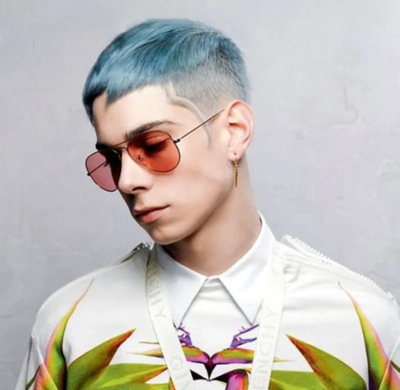 Cabelo azul masculino 8
