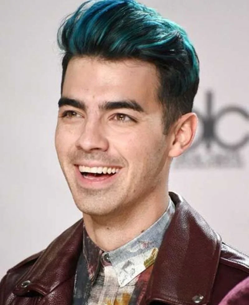 Cabelo azul masculino 9