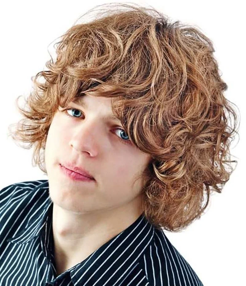 Corte de cabelo masculino infantil para cabelos ondulados 4